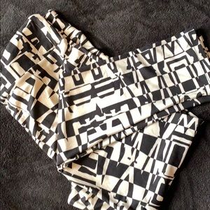 LulaRoe TC Buttery soft black and white leggings